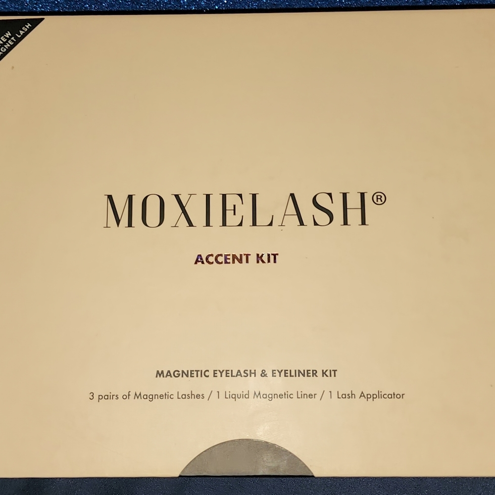 MoxieLash Magnetic Accent Lash Kit + FREEBIE ITEM OF YOUR CHOICE!
